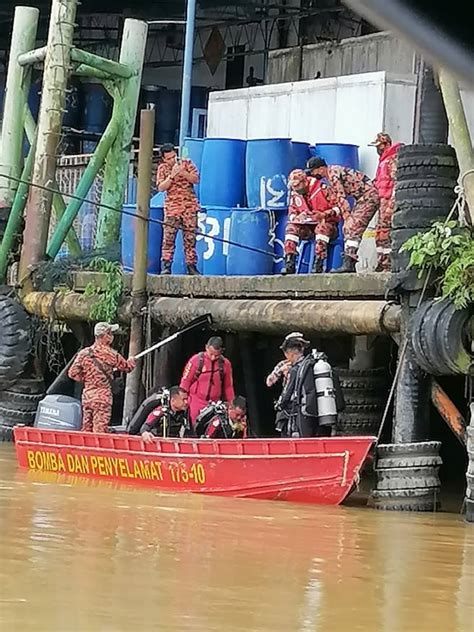 Mekanik Kapal Dikhuatiri Lemas Terjatuh Sungai Batang Rajang Tvs