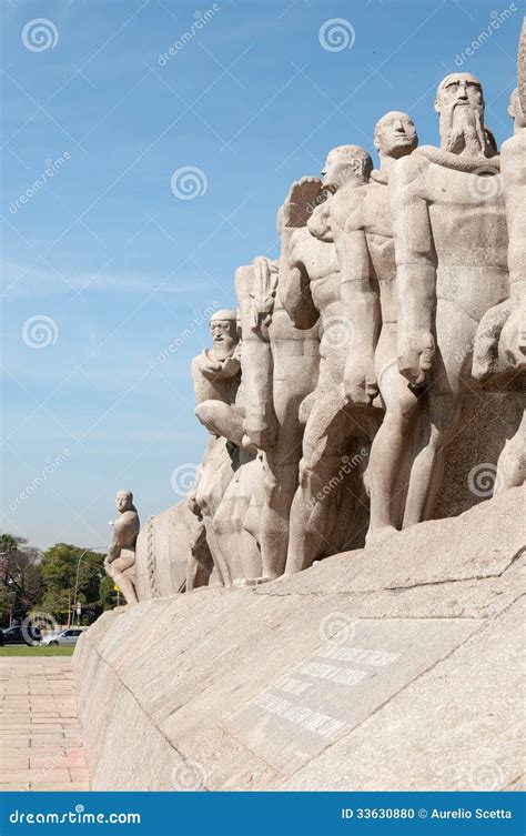 El Monumento De Bandeiras En El Sao Paulo Brazil Imagen Editorial