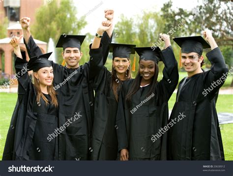 Group Graduation Students Looking Very Happy Stock Photo 20638912 ...