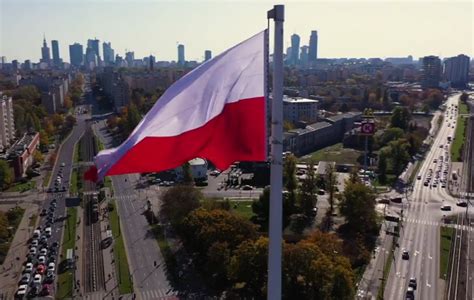 Nowy Spot Pis Rz D Zp Przeprowadzi Polsk Przez Kryzysy