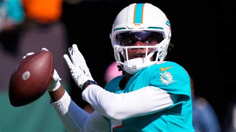 Dolphins QB Teddy Bridgewater exits loss to Jets due to concussion protocol