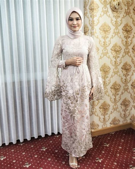 1 056 Likes 25 Comments Inspirasi Gaun Kebaya Muslim