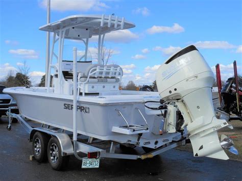 Sea Pro 248 DLX BAY -- 2017 for sale for $66,300 - Boats-from-USA.com