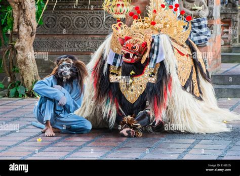 Bailes Barong Y Kris Tradicional Danza Balinesa Ubud Bali Indonesia