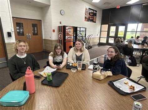 The Cheesy Favorites of the West Cafeteria – The West Gazette