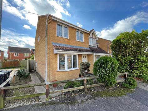 3 Bed End Terrace House For Sale In Aldwell Close Wootton Northampton