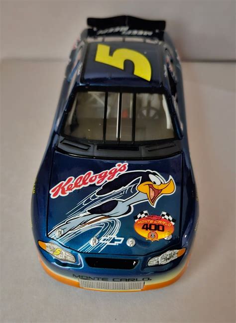 Terry Labonte 5 Kelloggslooney Tunes 124 Scale Stock Car 2001 Mac