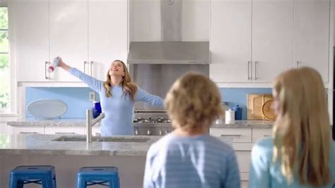 Febreze Air Effects Tv Commercial Otra Vez Ispottv