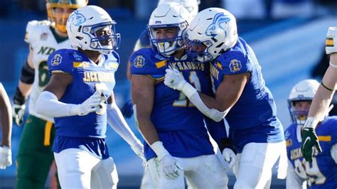 College Football Top 25 Defending Champion South Dakota State Leads