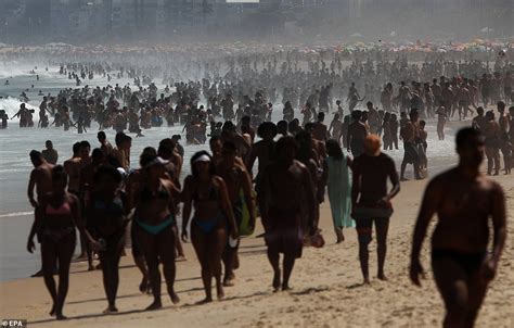 Thousands pack on to beaches in Rio de Janeiro despite Brazil suffering 800 COVID deaths a day ...