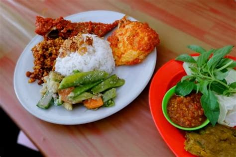 Tempat Makan Dekat Stasiun Gambir Yang Murah Dan Enak