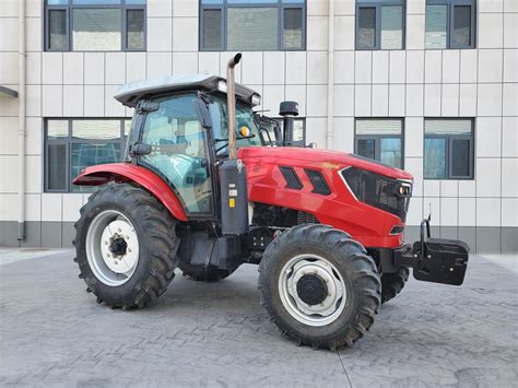 China Agricultural 4WD 140 160 180 200HP Wheeled Tractors China