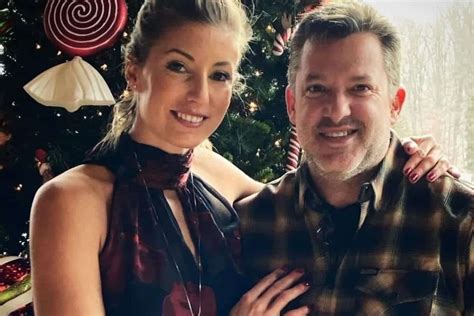 Tony Stewart And Leah Pruett S First Son Arriving This November