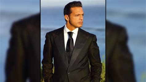 Fotos ¡irreconocible Luis Miguel Reapareció Por Las Calles De Barcelona Con Su Novia Minuto30