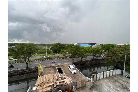 Ruko Gedung 2 Lantai Basement Rooftop Di Bypass Suwung