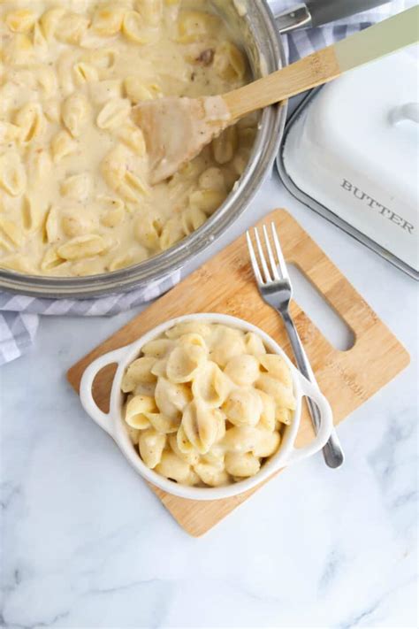 White Cheddar Mac And Cheese • The Diary Of A Real Housewife