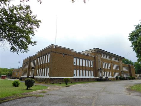 Old Shaw High School | Shaw, Mississippi The Prairie style s… | Flickr