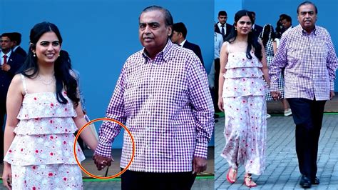 Mukesh Ambani Cute Moments With His Daughter Isha Ambani At Her Twins