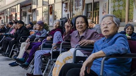 78歲老人在養老院養老，21天後坦言：人老了，是不配有尊嚴的 每日頭條