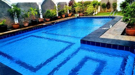 3 Tips Renovasi Kolam Renang Pavingsobo