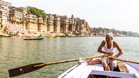 Historic Varanasi Ghats, Ancient] Temples and Buildings Along the River Ganges Editorial Stock ...