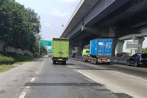 Foto Perbaikan Jalan Tol Jakarta Cikampek Dimulai Hari Ini Awas Macet