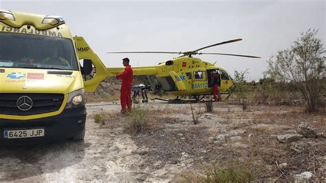 Herido muy grave un operario de 51 años al caer de un poste de