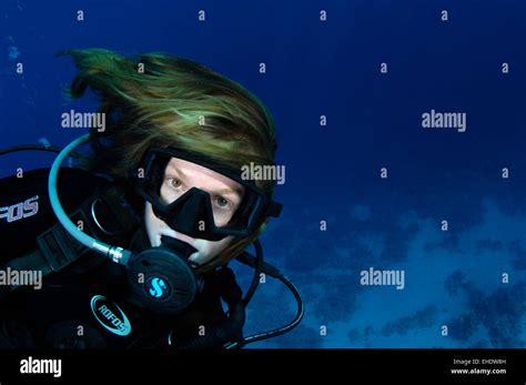 Female Scuba Diver Stock Photo Alamy