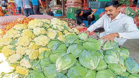 Maharashtra हिरवी मिरची काकडी पापडीच्या भावात घट