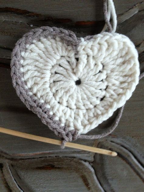 Annoos Crochet World Valentine Heart Granny Square Free Pattern