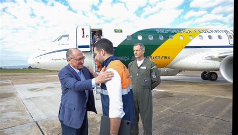 Alckmin chega ao RS para sobrevoar regiões atingidas por ciclone