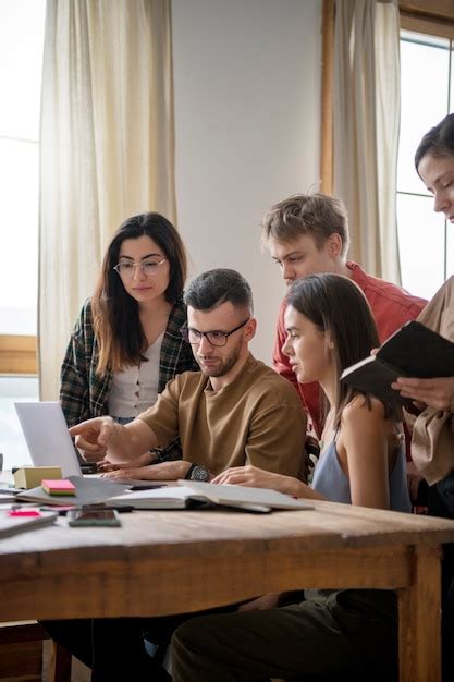 Página 13 Imágenes de Adolescentes Estudiando Descarga gratuita en