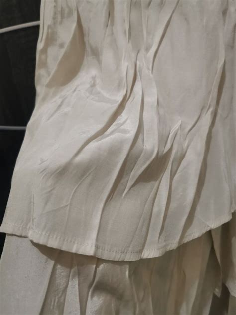 Rok Umpak Tingkat Glossy Warna Nude On Carousell