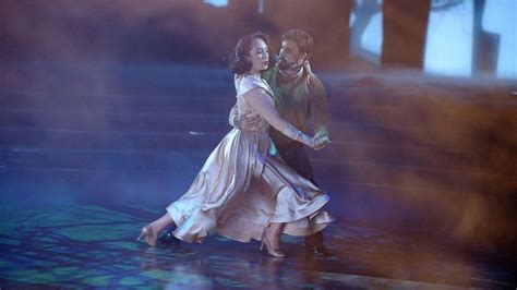 Cheryl Burke performs with AJ McLean on 'DWTS' despite head injury - ABC News