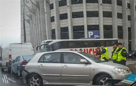 Kolizja trzech samochodów na ulicy Kazimierza Wielkiego UTRUDNIENIA