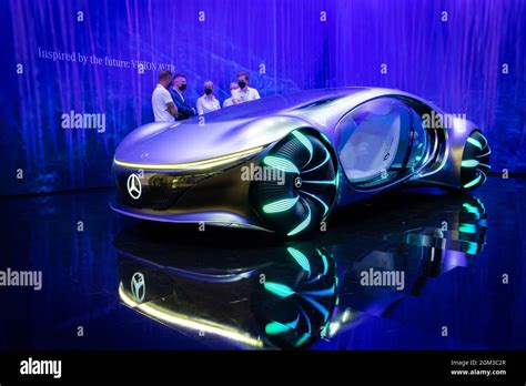 Mercedes Benz Vision Avtr Intuitive Smart Concept Car Reading Your