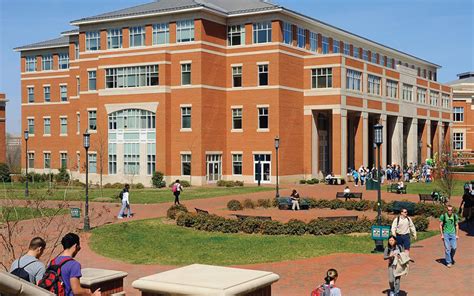 University of North Carolina Charlotte: Outdoor Campus Wi-Fi Supported ...