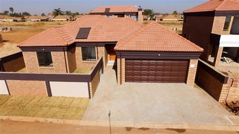 Bed Townhouse For Sale In Gauteng East Rand Benoni Nortons Home