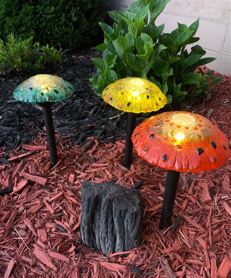 Unique Solar Lights Glass Mushroom Light Fused Glass Mushroom Garden