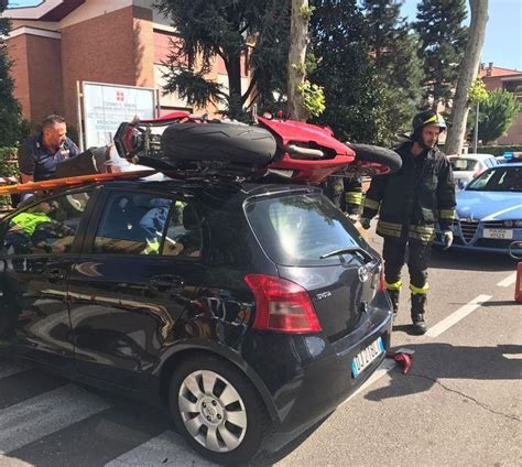 Schianto Tra Auto E Moto A Carpi Grave 24enne Gazzetta Di Modena