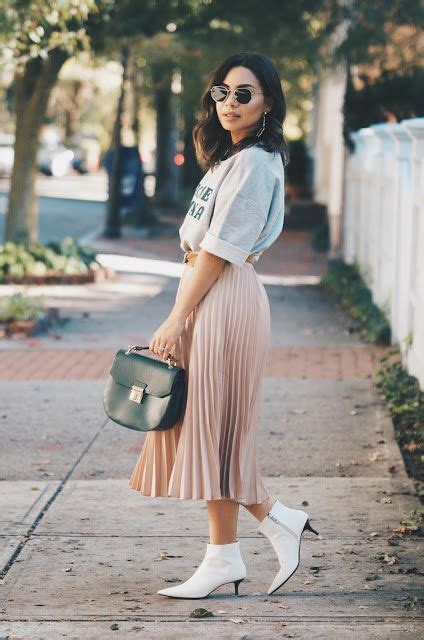 How To Wear A Pleated Skirt For Fall How To Wear A Pleated Skirt How