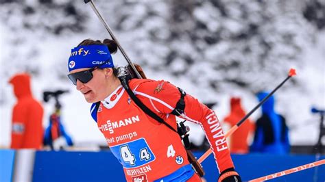 Biathlon Hochfilzen portée par une Julia Simon en lévitation la