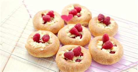 Recette Brioches Garnies Aux Framboises Marie Claire