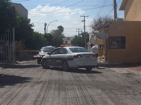 Hombres armados asaltan a conductor y se llevan su auto en Torreón