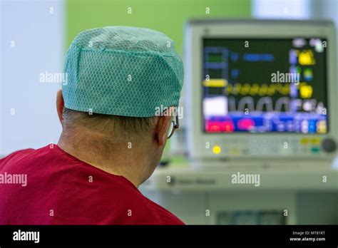 Monitor De Signos Vitales Fotos E Im Genes De Stock Alamy Free