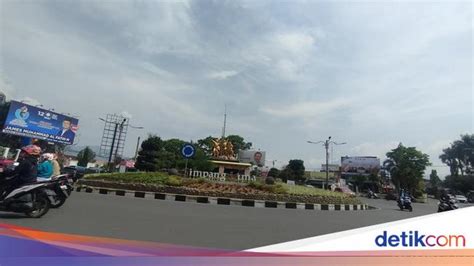 Buruh Garut Demo Tuntut Umk 2024 Naik Jalan Di Perkotaan Direkayasa