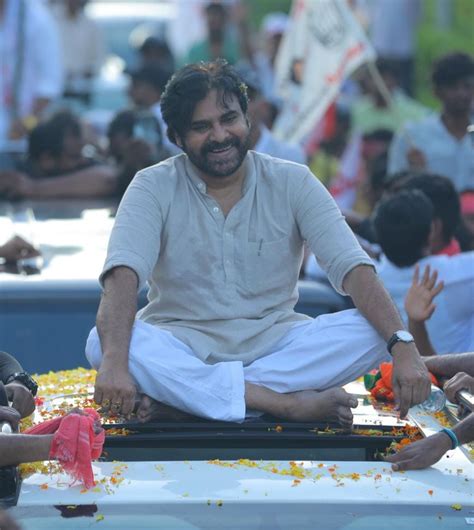 Pawan Kalyan Suffering From Viral Fever పవన్ కళ్యాణ్ కి అనారోగ్యం