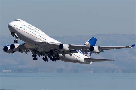 Photo Of United B744 N118UA FlightAware