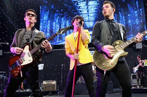 Jonas Brothers confirmam três shows no Brasil em 2013