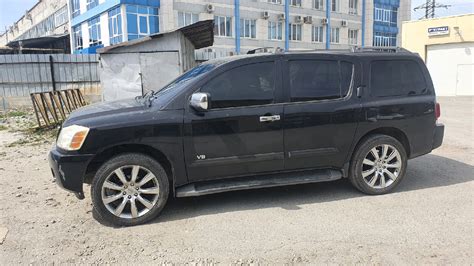 R Nissan Armada